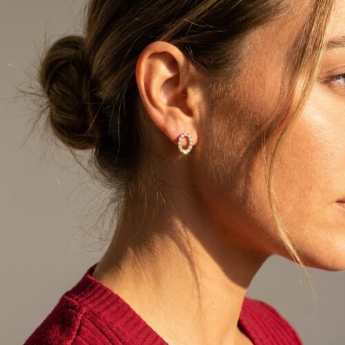 Brinco Elo de Luz com Zircônias em Ouro Quebec – Oval Elegante, Antialérgico com Tarraxa